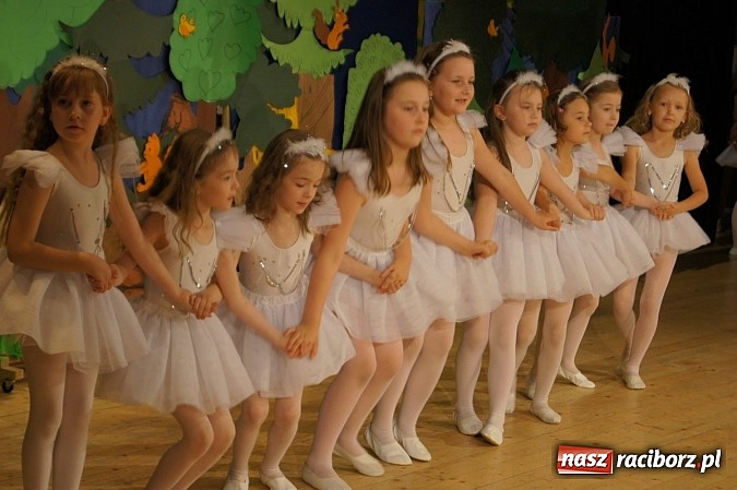 Zdjęcie w galerii na portalu naszraciborz.pl: Laureaci VI Mini Festiwalu Przedszkolaków nagrodzeni  wiadomości z regionu