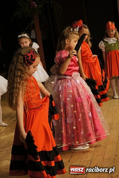 Zdjęcie w galerii na portalu naszraciborz.pl: Laureaci VI Mini Festiwalu Przedszkolaków nagrodzeni  wiadomości z regionu