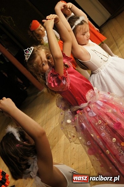 Zdjęcie w galerii na portalu naszraciborz.pl: Laureaci VI Mini Festiwalu Przedszkolaków nagrodzeni  wiadomości z regionu