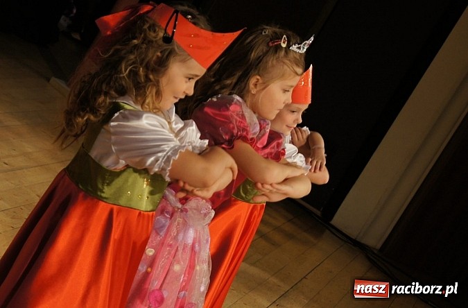 Zdjęcie w galerii na portalu naszraciborz.pl: Laureaci VI Mini Festiwalu Przedszkolaków nagrodzeni  wiadomości z regionu