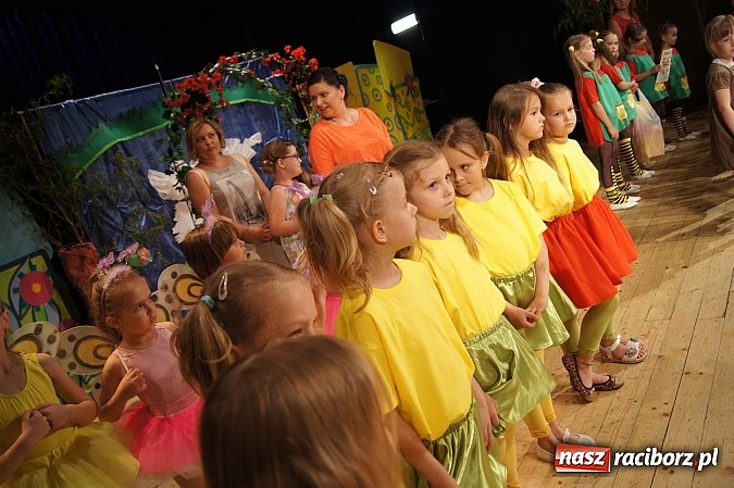 Zdjęcie w galerii na portalu naszraciborz.pl: Laureaci VI Mini Festiwalu Przedszkolaków nagrodzeni  wiadomości z regionu