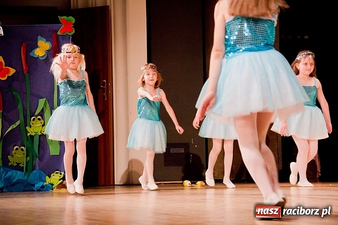 Zdjęcie w galerii na portalu naszraciborz.pl: Laureaci VI Mini Festiwalu Przedszkolaków nagrodzeni  wiadomości z regionu