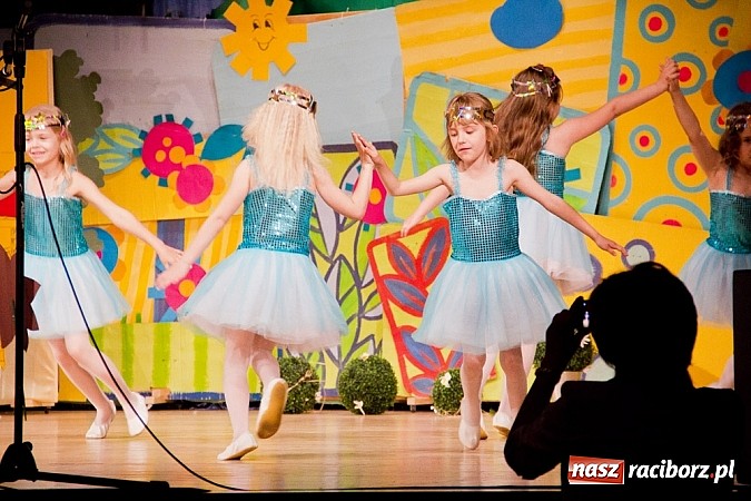 Zdjęcie w galerii na portalu naszraciborz.pl: Laureaci VI Mini Festiwalu Przedszkolaków nagrodzeni  wiadomości z regionu