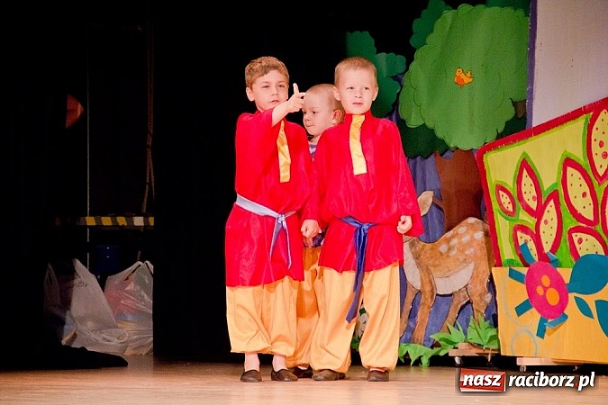 Zdjęcie w galerii na portalu naszraciborz.pl: Laureaci VI Mini Festiwalu Przedszkolaków nagrodzeni  wiadomości z regionu
