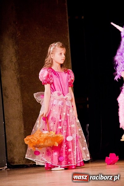 Zdjęcie w galerii na portalu naszraciborz.pl: Laureaci VI Mini Festiwalu Przedszkolaków nagrodzeni  wiadomości z regionu