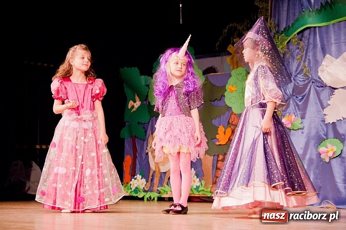 Zdjęcie w galerii na portalu naszraciborz.pl: Laureaci VI Mini Festiwalu Przedszkolaków nagrodzeni  wiadomości z regionu