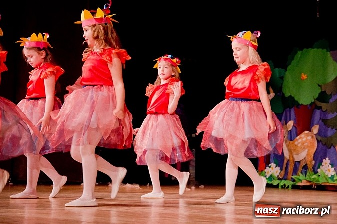 Zdjęcie w galerii na portalu naszraciborz.pl: Laureaci VI Mini Festiwalu Przedszkolaków nagrodzeni  wiadomości z regionu