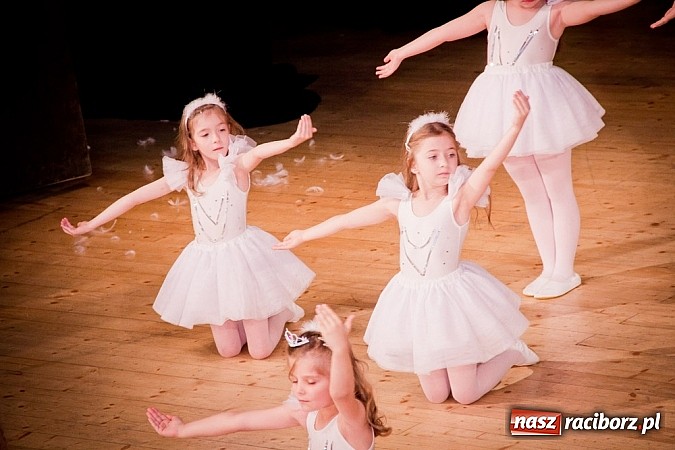 Zdjęcie w galerii na portalu naszraciborz.pl: Laureaci VI Mini Festiwalu Przedszkolaków nagrodzeni  wiadomości z regionu