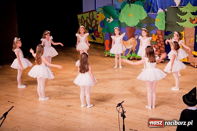 Zdjęcie w galerii na portalu naszraciborz.pl: Laureaci VI Mini Festiwalu Przedszkolaków nagrodzeni  wiadomości z regionu