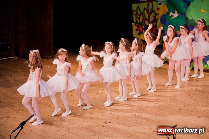 Zdjęcie w galerii na portalu naszraciborz.pl: Laureaci VI Mini Festiwalu Przedszkolaków nagrodzeni  wiadomości z regionu