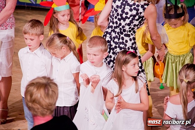 Zdjęcie w galerii na portalu naszraciborz.pl: Laureaci VI Mini Festiwalu Przedszkolaków nagrodzeni  wiadomości z regionu