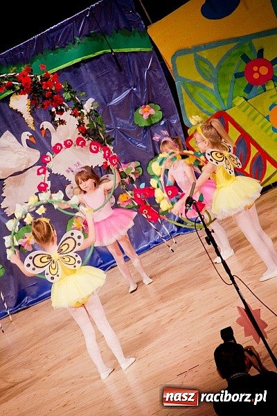 Zdjęcie w galerii na portalu naszraciborz.pl: Laureaci VI Mini Festiwalu Przedszkolaków nagrodzeni  wiadomości z regionu