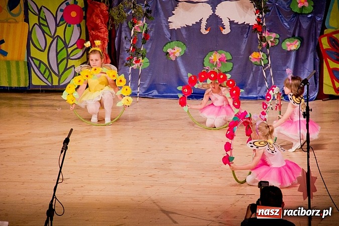 Zdjęcie w galerii na portalu naszraciborz.pl: Laureaci VI Mini Festiwalu Przedszkolaków nagrodzeni  wiadomości z regionu