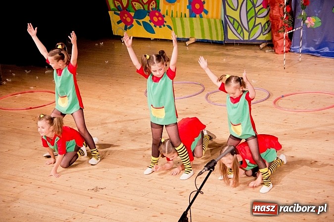 Zdjęcie w galerii na portalu naszraciborz.pl: Laureaci VI Mini Festiwalu Przedszkolaków nagrodzeni  wiadomości z regionu