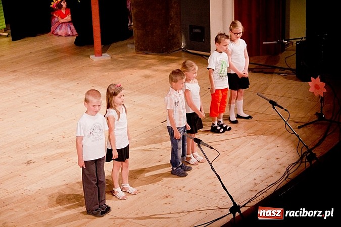 Zdjęcie w galerii na portalu naszraciborz.pl: Laureaci VI Mini Festiwalu Przedszkolaków nagrodzeni  wiadomości z regionu