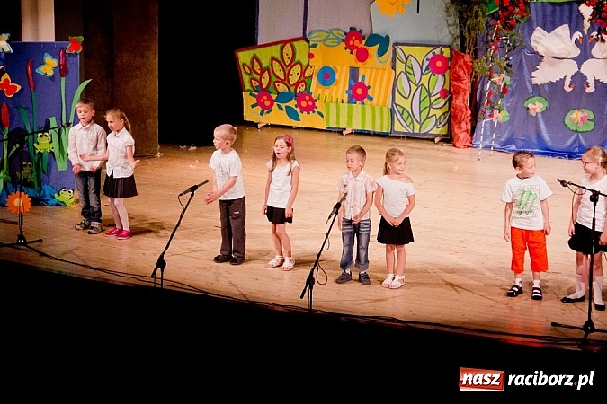 Zdjęcie w galerii na portalu naszraciborz.pl: Laureaci VI Mini Festiwalu Przedszkolaków nagrodzeni  wiadomości z regionu