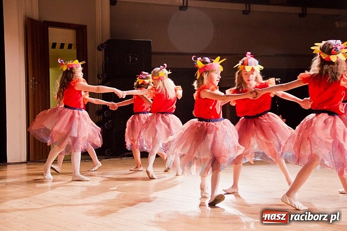 Zdjęcie w galerii na portalu naszraciborz.pl: Laureaci VI Mini Festiwalu Przedszkolaków nagrodzeni  wiadomości z regionu