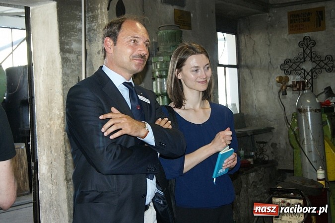 Zdjęcie w galerii na portalu naszraciborz.pl: Starosta zaprowadził gości z Niemiec do kowala wiadomości z regionu