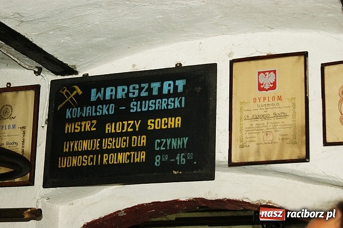 Zdjęcie w galerii na portalu naszraciborz.pl: Starosta zaprowadził gości z Niemiec do kowala wiadomości z regionu