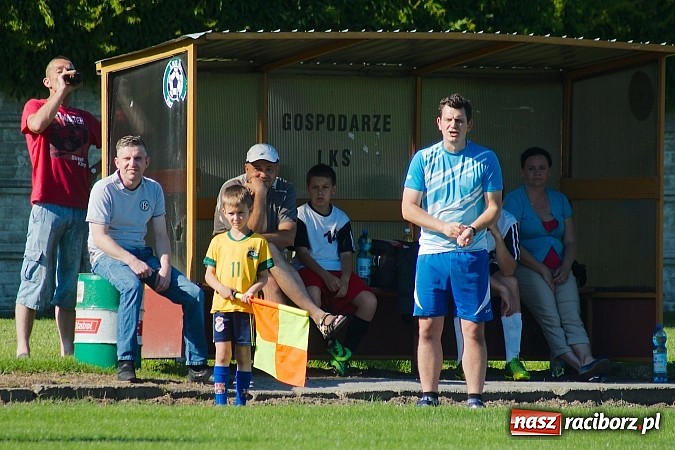 Zdjęcie w galerii na portalu naszraciborz.pl: Pewne zwycięstwo trampkarzy Tworkowa na zakończenie sezonu wiadomości z regionu