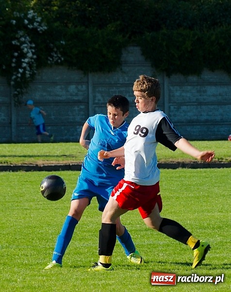Zdjęcie w galerii na portalu naszraciborz.pl: Pewne zwycięstwo trampkarzy Tworkowa na zakończenie sezonu wiadomości z regionu