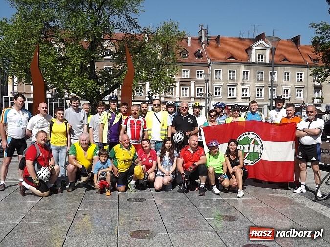 Zdjęcie w galerii na portalu naszraciborz.pl: Rajd Rowerowy Śladami Obrońców Granic wiadomości z regionu