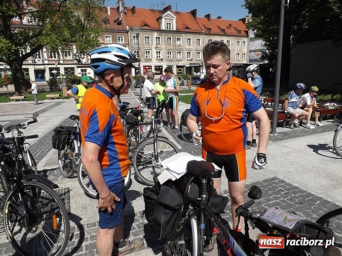 Zdjęcie w galerii na portalu naszraciborz.pl: Rajd Rowerowy Śladami Obrońców Granic wiadomości z regionu