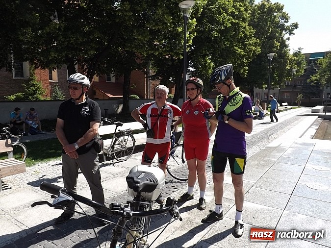 Zdjęcie w galerii na portalu naszraciborz.pl: Rajd Rowerowy Śladami Obrońców Granic wiadomości z regionu
