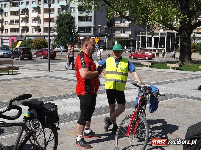 Zdjęcie w galerii na portalu naszraciborz.pl: Rajd Rowerowy Śladami Obrońców Granic wiadomości z regionu