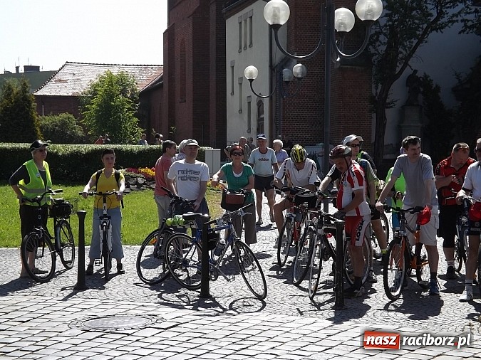 Zdjęcie w galerii na portalu naszraciborz.pl: Rajd Rowerowy Śladami Obrońców Granic wiadomości z regionu