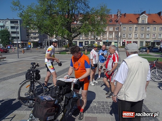 Zdjęcie w galerii na portalu naszraciborz.pl: Rajd Rowerowy Śladami Obrońców Granic wiadomości z regionu