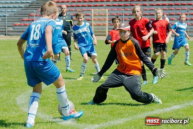 Zdjęcie w galerii na portalu naszraciborz.pl: Liga Młodzików: Kanonada przy Zamkowej wiadomości z regionu
