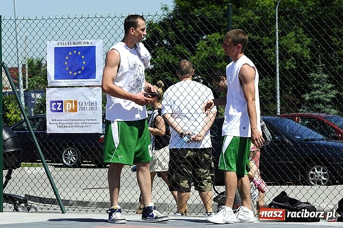 Zdjęcie w galerii na portalu naszraciborz.pl: Polacy i Czesi rywalizowali w turnieju streetballa wiadomości z regionu