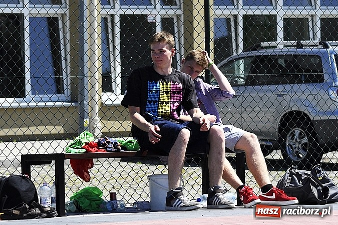 Zdjęcie w galerii na portalu naszraciborz.pl: Polacy i Czesi rywalizowali w turnieju streetballa wiadomości z regionu