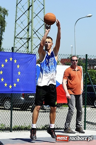 Zdjęcie w galerii na portalu naszraciborz.pl: Polacy i Czesi rywalizowali w turnieju streetballa wiadomości z regionu