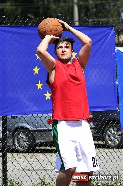 Zdjęcie w galerii na portalu naszraciborz.pl: Polacy i Czesi rywalizowali w turnieju streetballa wiadomości z regionu