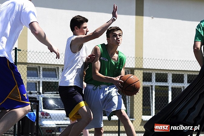 Zdjęcie w galerii na portalu naszraciborz.pl: Polacy i Czesi rywalizowali w turnieju streetballa wiadomości z regionu