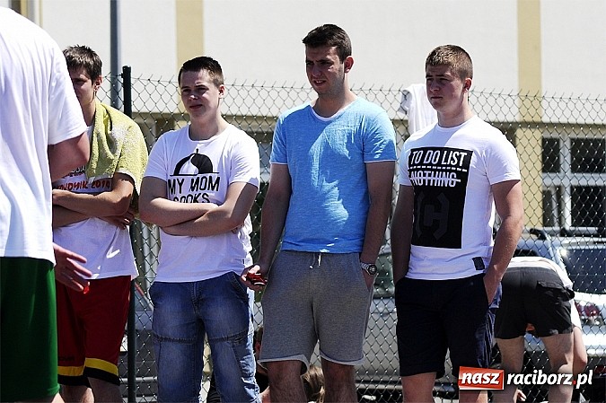 Zdjęcie w galerii na portalu naszraciborz.pl: Polacy i Czesi rywalizowali w turnieju streetballa wiadomości z regionu