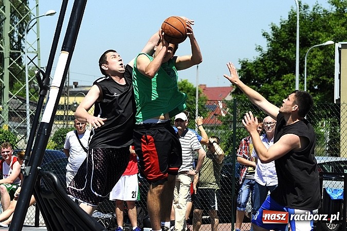 Zdjęcie w galerii na portalu naszraciborz.pl: Polacy i Czesi rywalizowali w turnieju streetballa wiadomości z regionu
