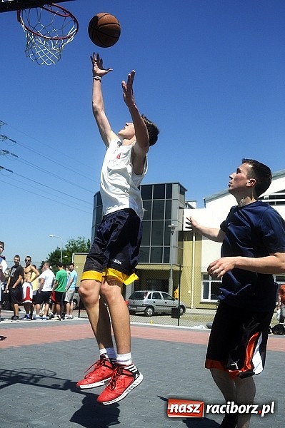 Zdjęcie w galerii na portalu naszraciborz.pl: Polacy i Czesi rywalizowali w turnieju streetballa wiadomości z regionu