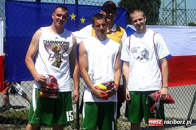 Zdjęcie w galerii na portalu naszraciborz.pl: Polacy i Czesi rywalizowali w turnieju streetballa wiadomości z regionu
