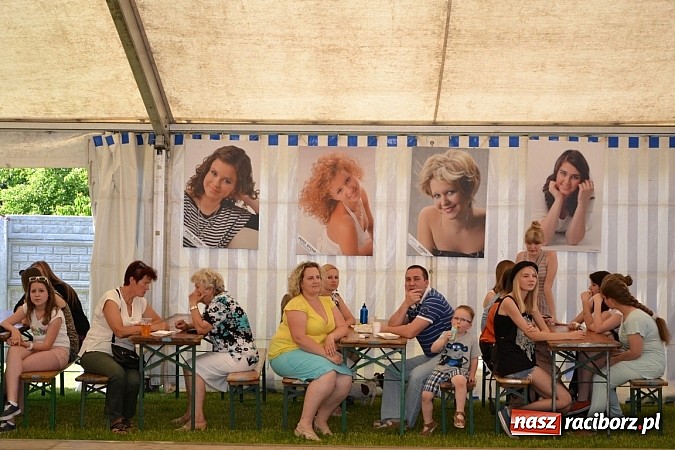 Zdjęcie w galerii na portalu naszraciborz.pl: W Tworkowie wybrali najsympatyczniejszą nastolatkę w gminie wiadomości z regionu