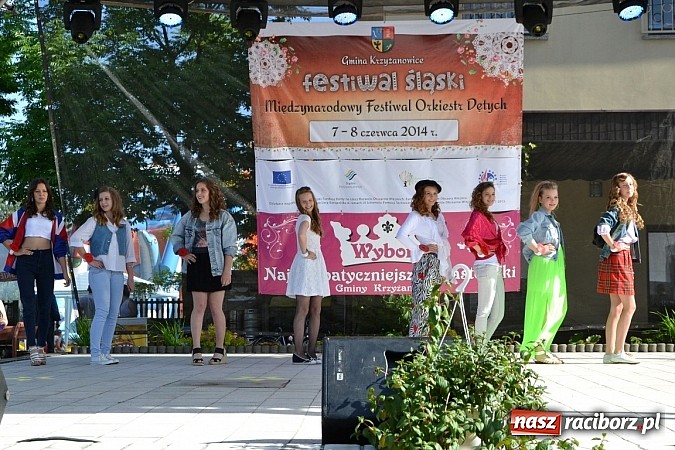 Zdjęcie w galerii na portalu naszraciborz.pl: W Tworkowie wybrali najsympatyczniejszą nastolatkę w gminie wiadomości z regionu