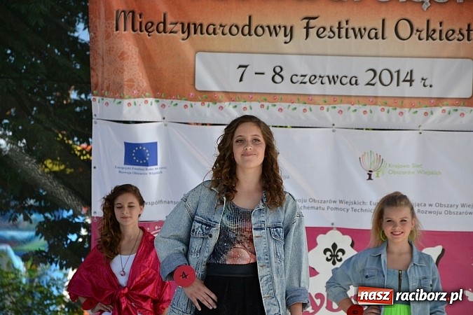 Zdjęcie w galerii na portalu naszraciborz.pl: W Tworkowie wybrali najsympatyczniejszą nastolatkę w gminie wiadomości z regionu