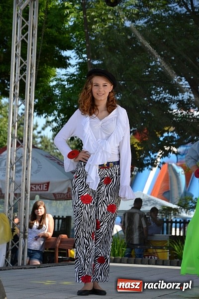 Zdjęcie w galerii na portalu naszraciborz.pl: W Tworkowie wybrali najsympatyczniejszą nastolatkę w gminie wiadomości z regionu