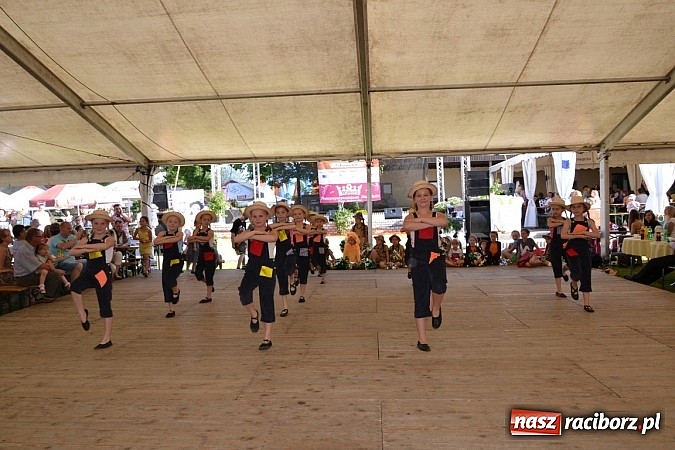 Zdjęcie w galerii na portalu naszraciborz.pl: W Tworkowie wybrali najsympatyczniejszą nastolatkę w gminie wiadomości z regionu