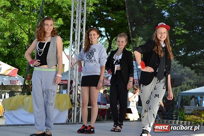 Zdjęcie w galerii na portalu naszraciborz.pl: W Tworkowie wybrali najsympatyczniejszą nastolatkę w gminie wiadomości z regionu