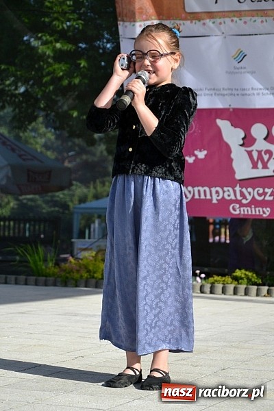 Zdjęcie w galerii na portalu naszraciborz.pl: W Tworkowie wybrali najsympatyczniejszą nastolatkę w gminie wiadomości z regionu