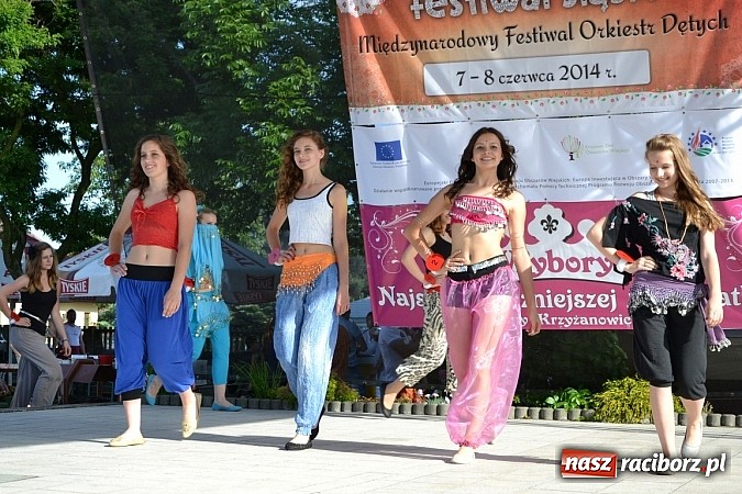 Zdjęcie w galerii na portalu naszraciborz.pl: W Tworkowie wybrali najsympatyczniejszą nastolatkę w gminie wiadomości z regionu