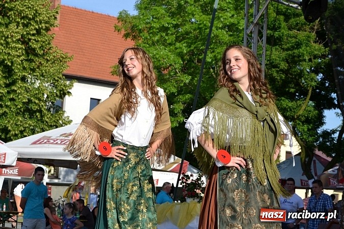 Zdjęcie w galerii na portalu naszraciborz.pl: W Tworkowie wybrali najsympatyczniejszą nastolatkę w gminie wiadomości z regionu